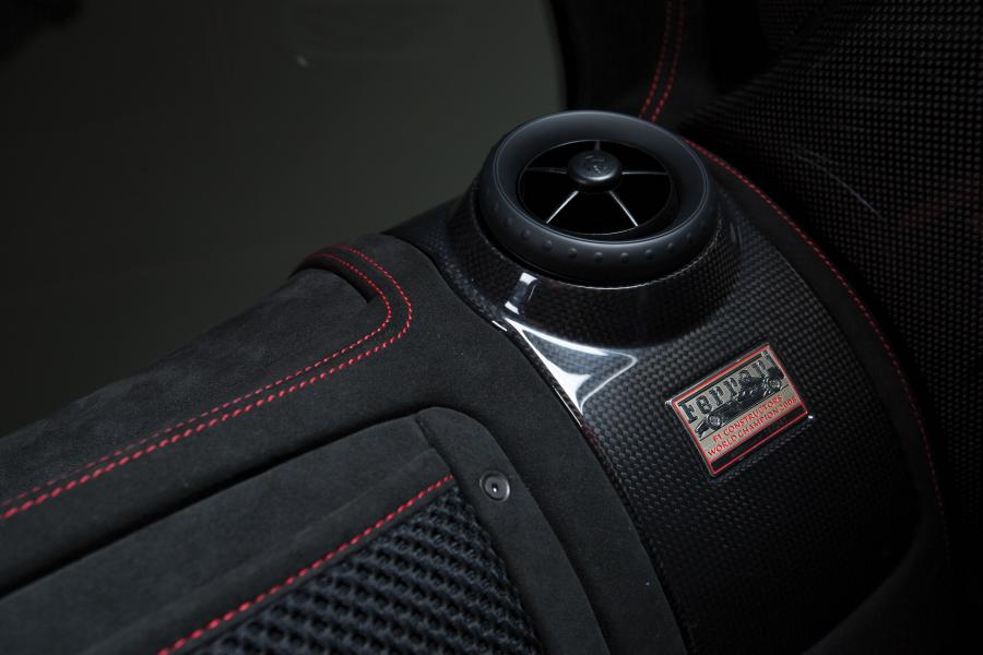 Детали интерьера Ferrari 430 Scuderia 2007 года  (NA) (фото 26 из 42)